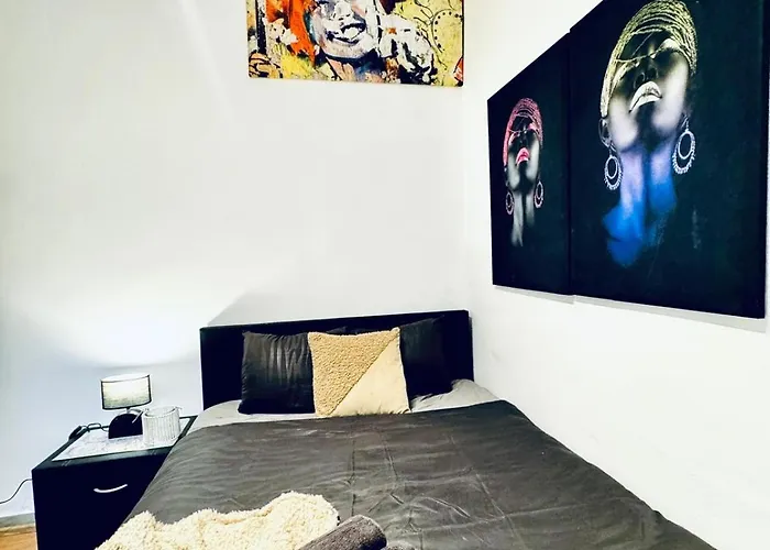 For Two Close To Historic Rathausplatz Vienne